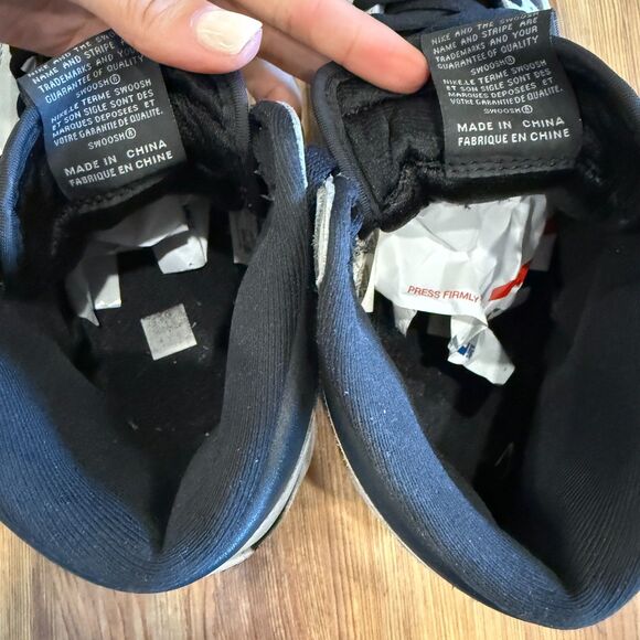 Nike Air Jordan 1 Retro High OG 'Shadow 2.0' - Size 10.5 M (555088-035) - Picture 7 of 9